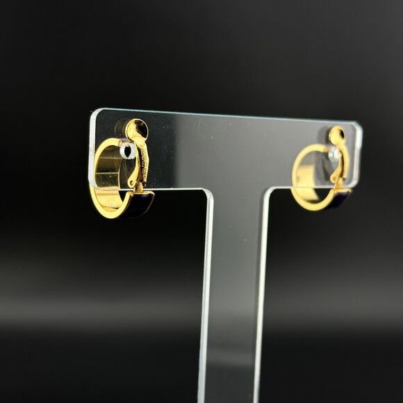 Vintage Sarah Coventry Gold Tone Purple Enamel Hoop Clip On Earrings 3/4" - Picture 5 of 11